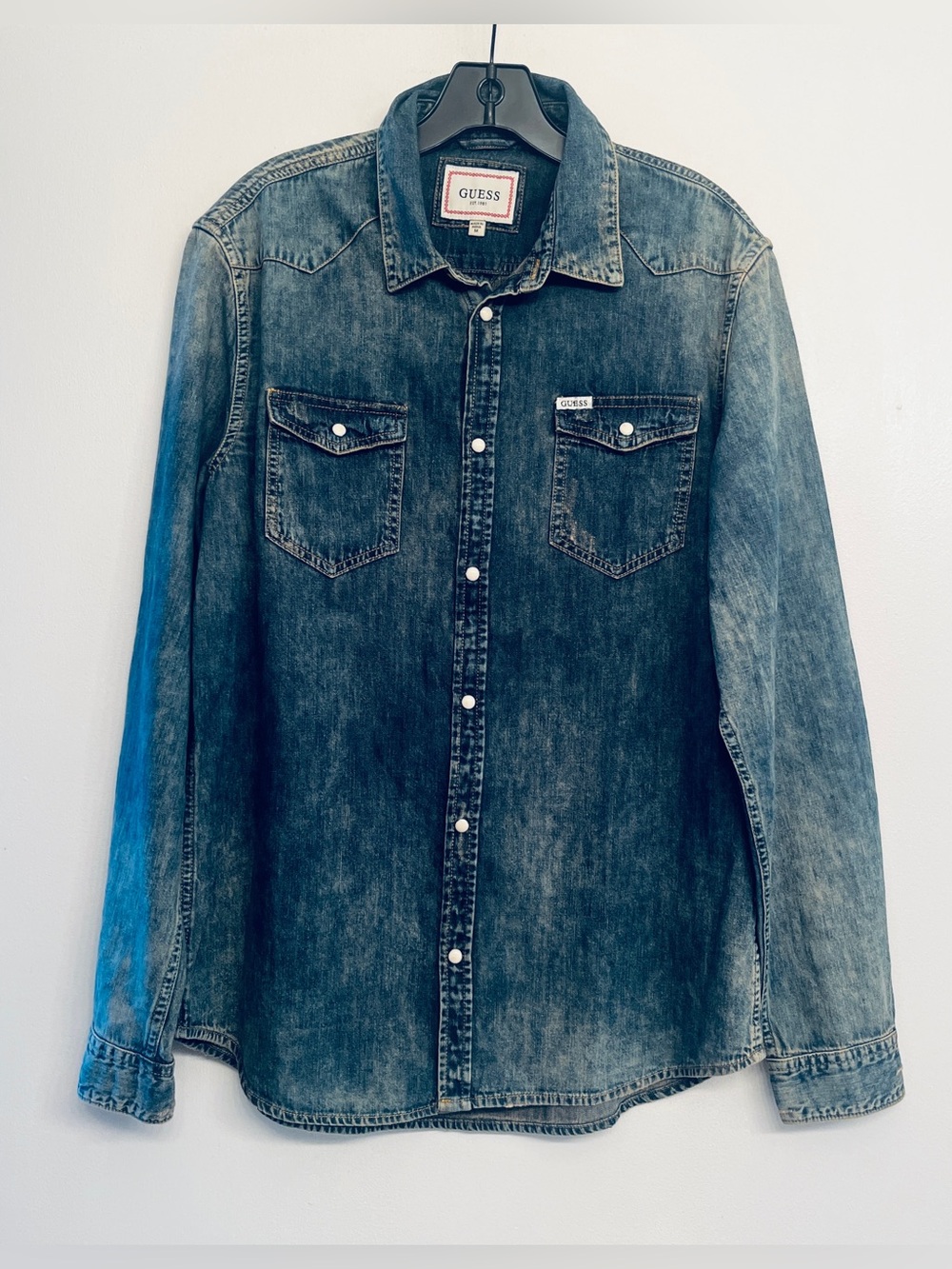 GUESS Denim Truckee Slim Fit Western Shirt western yokes and pearl snaps M